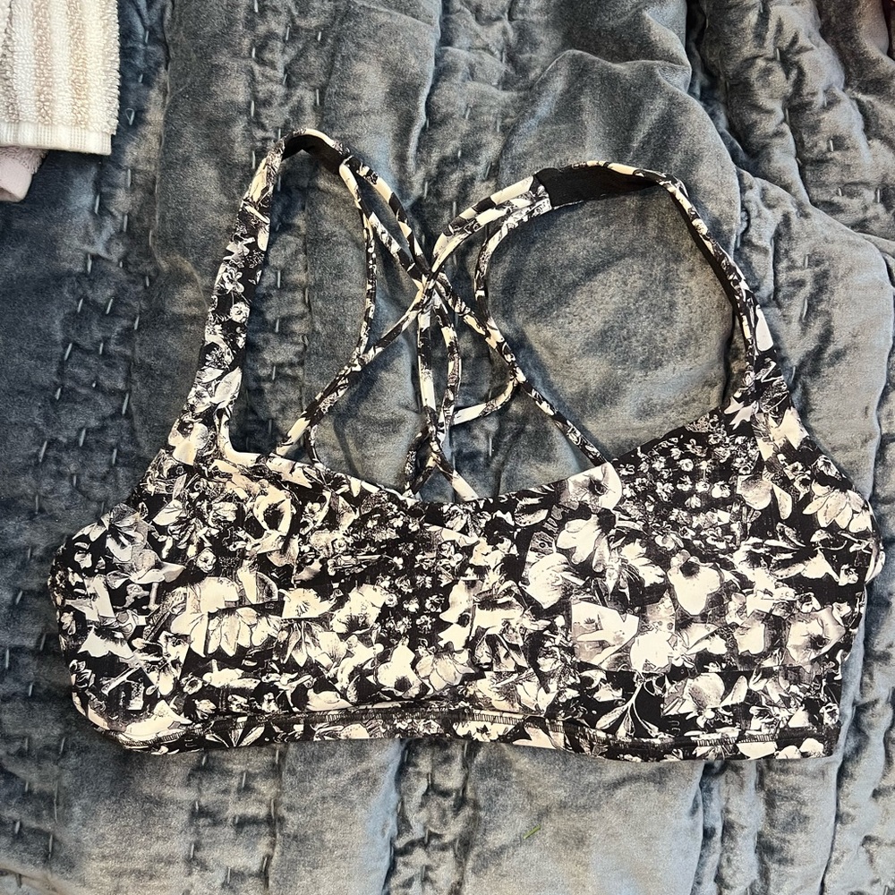 Lululemon Free to be Wild Sports Bra